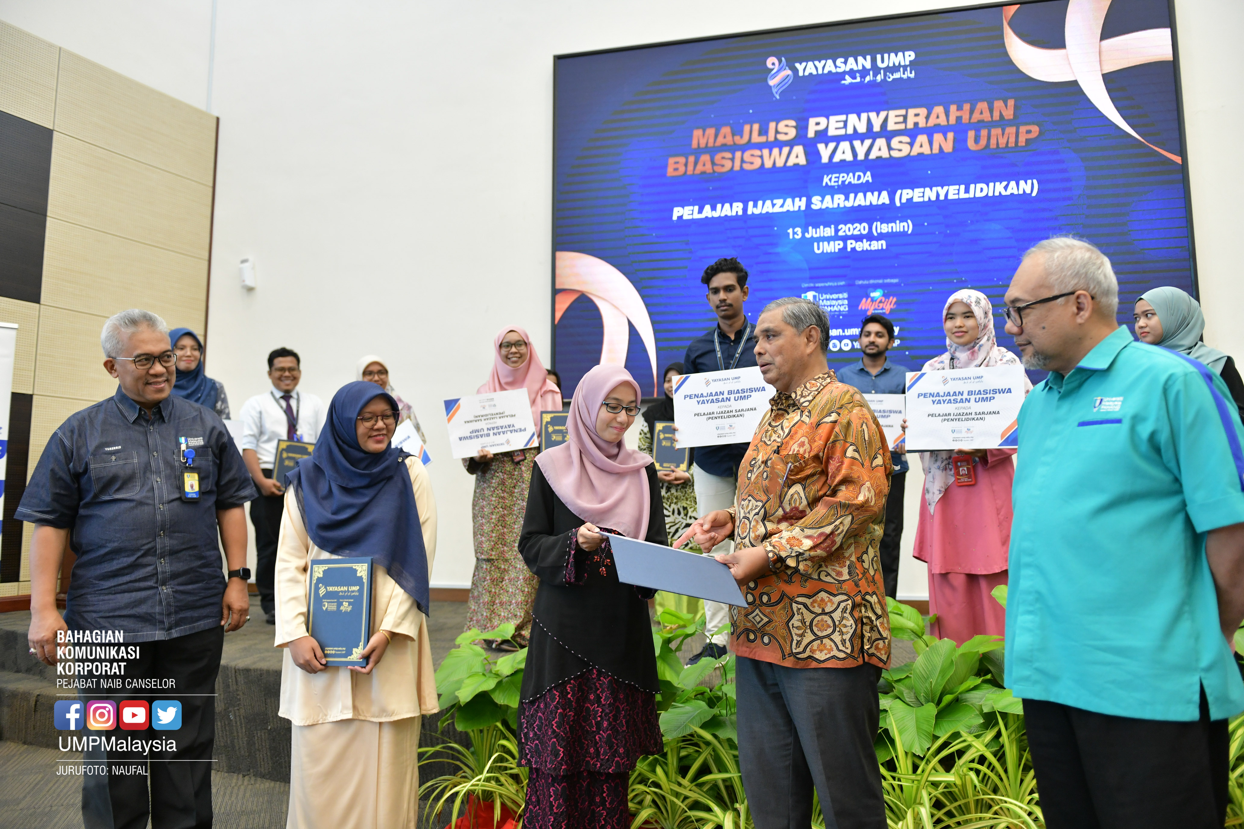 MAJLIS PENYERAHAN BIASISWA YAYASAN UMP 2020 IJAZAH SARJANA PENYELIDIKAN